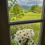 Family House With Pool On The Aubrac *