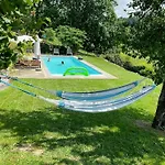 Family House With Pool On The Aubrac *