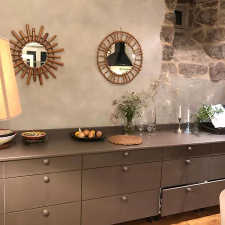 Family House With Pool On The Aubrac *