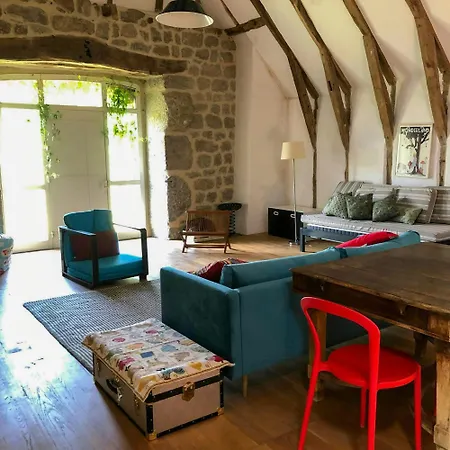 Family House With Pool On The Aubrac Vakantiehuis Montpeyroux (Aveyron)