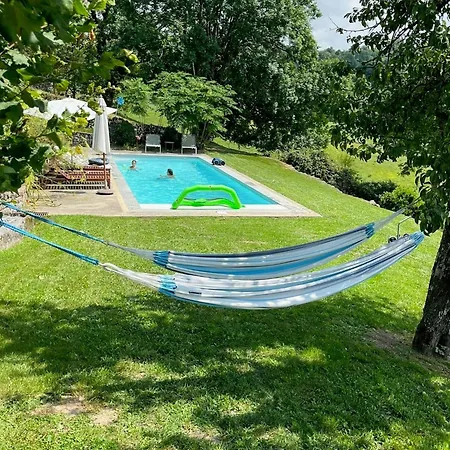 Family House With Pool On The Aubrac *