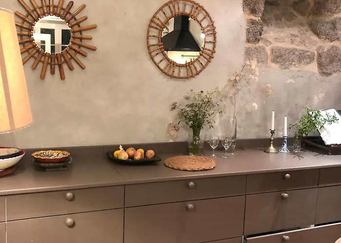 Family House With Pool On The Aubrac *