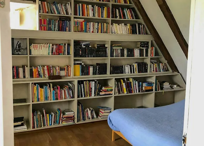 Family House With Pool On The Aubrac